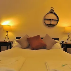 gails-guest-house.tophotelsbath.com/